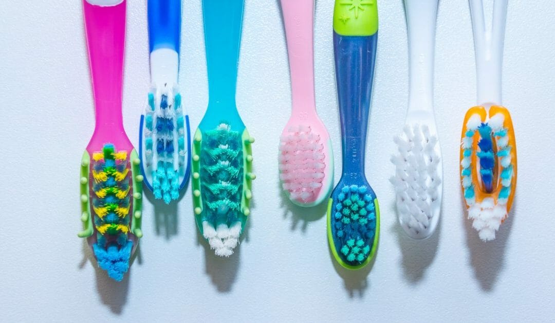 Get Your Toothbrush Ready! 5 Signs That You Need to Change Your Toothbrush