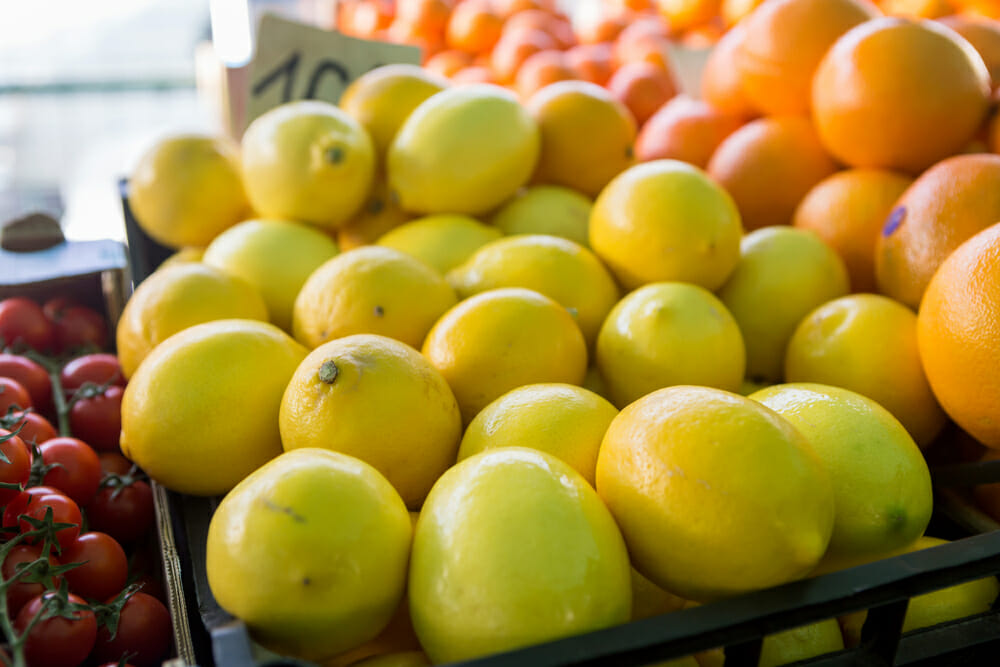 lemons and oranges at market